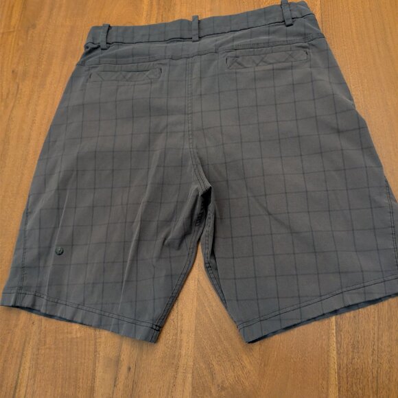 Lulu Lemon Mens Shorts Size 34 - Picture 4 of 4